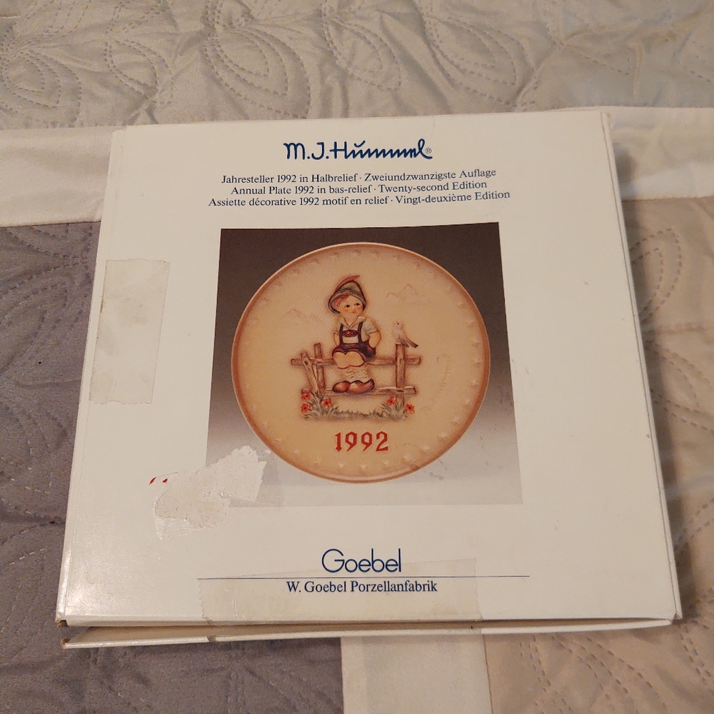 Hummel 1992 plate Wayside Harmony double crown